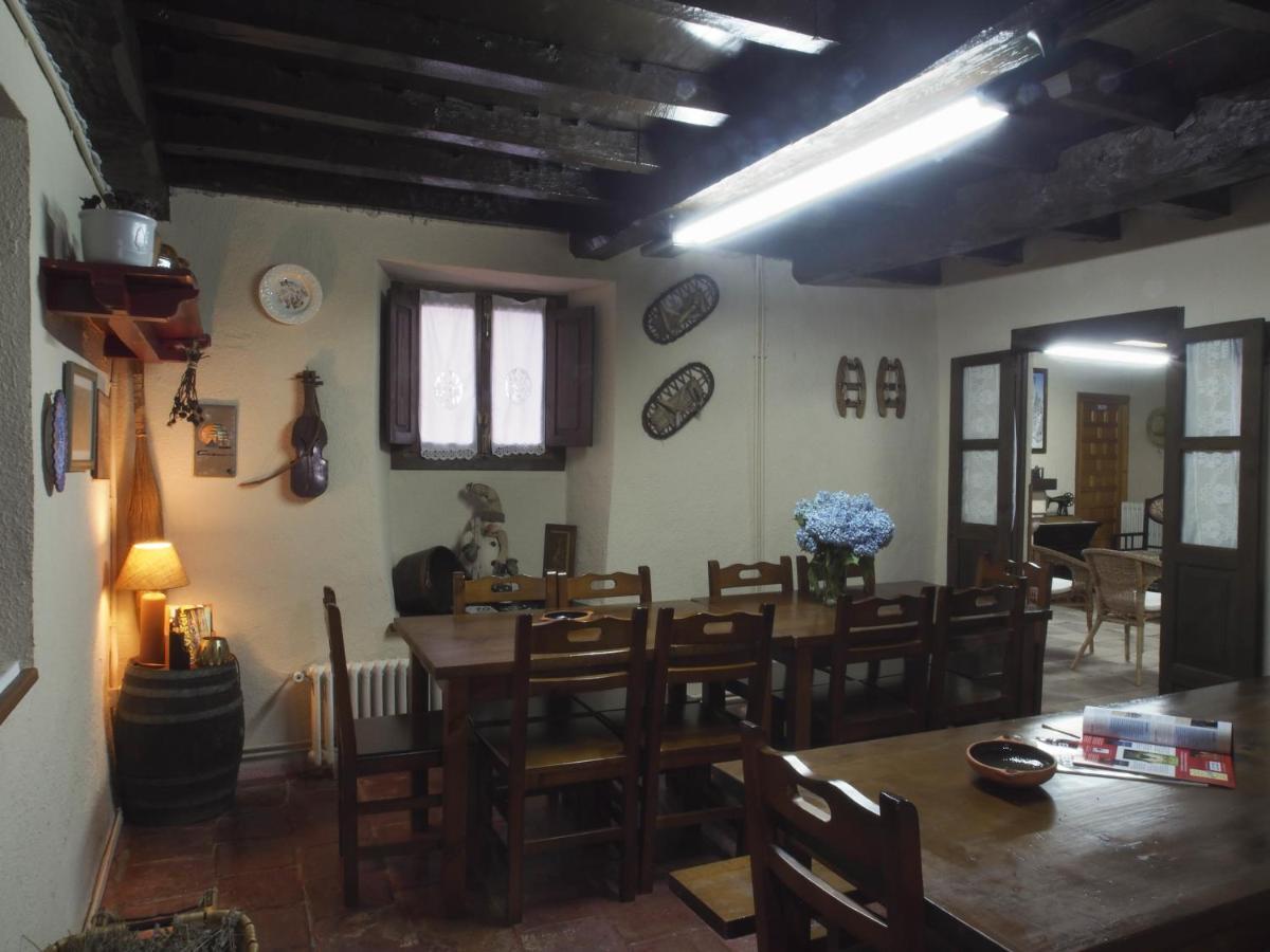 Casa De La Montana Albergue Turistico Avin ภายนอก รูปภาพ